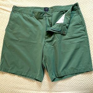J. Crew Men’s tech shorts 38w